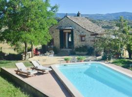 Borda de Fadrín, hotel in Ipiés