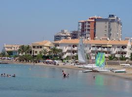 Apartamentos Góndolas V.v., hotell i La Manga del Mar Menor