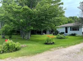 Cozy Country Vacation Home, cabin nghỉ dưỡng ở Scoudouc