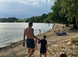 2 hus 240kvm med bastu, max 12 personer