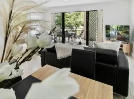 Cozy Cairns Stay - Near Airport, City & Esplanade