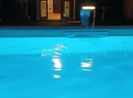 Casa Safranum con mini piscina privata e giardino vista Langhe，位于蒙福特达尔巴的酒店