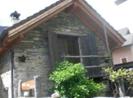 Rustico Il Nido, cottage in Maggia
