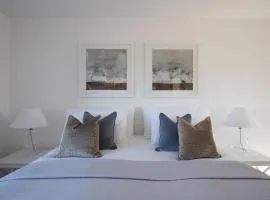 PRIVÉ HOUSE, Banbury, 4 Bedrooms, Parking