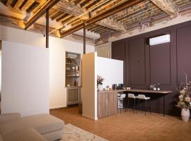 Palazzo Ratti Boutique Rooms، شقة فندقية في شيراسكو