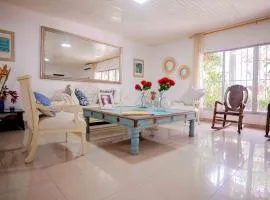 Casa Nora casa amplia con aire acondicionado para familias y grupos WiFi y parking cubierto