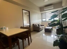Exec 1br for 6 person One Manchester Place with pool , P 350 beach pass PP