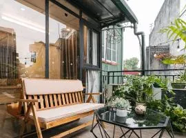 Super Location Old Quater Central