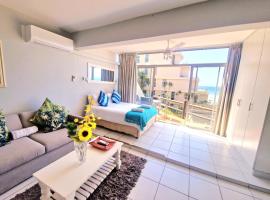Silk Shores - Main Beach- Aircon -Dstv- Swim, hotel in Umdloti
