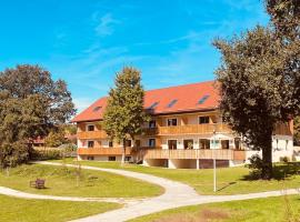 Chalet An der Brunnader-Ihr perfekter Rückzugsort in der Bayerischen Toskana-Überwiegend mit Klima-3Geh-Min zur Therme, khách sạn 3 sao ở Bad Birnbach