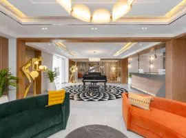 Ivy Lush Hotel