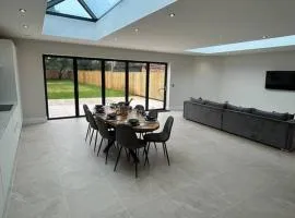 York Fields Retreat - 4 Ensuite Bedrooms