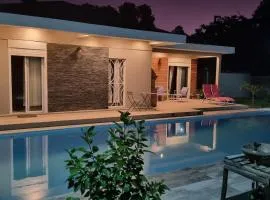 Très belle villa pied dans l'eau