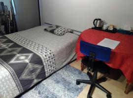 Chambre Grand lit New York, kemp v destinaci Combs-la-Ville