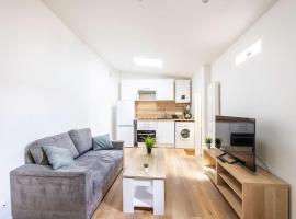 Studio Cosy Terrasse au Calme CDG Disney, hotel em Chelles