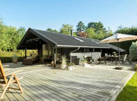 Awesome Home In Føllenslev With Wifi, hotel v destinaci Føllenslev