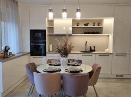 Lakeside Luxury Apartman S&aacute;rv&aacute;r, pl&aacute;žov&yacute; hotel v destinaci S&aacute;rv&aacute;r