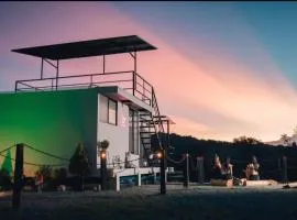Glamping y termales La Maestranza