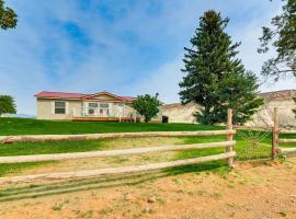 Ranch House in Boulder! Gateway to Nearby Parks!, spa hotel in Boulder Town