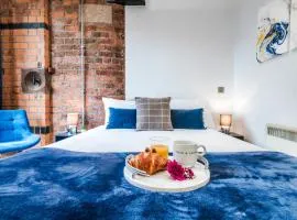 Spacious 2-Bed Apartment in Liverpool Cavern Quarter - Minutes from Bars and Live Music by Garudy Serviced Apartments