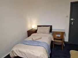 Room near East Midland Airport 7