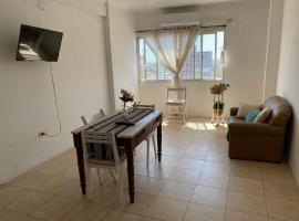 Edificio Resistencia, hotel with parking in Resistencia