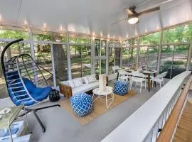 4BD Near Downtown - Theatre, Patio, Games