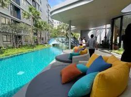 Dcondo Reef Modern Condos 1&2 Bedrooms、カトゥーのコンドミニアム