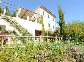 Cottage in Tuscany with Heated Pool & Views