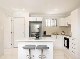 Smart Suites Self Check-in Apartments - N Freney