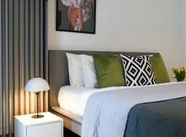 Ana - Cozy & Quiet Apt with Balcony & Garden View