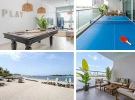 Luxury Palm with Billiard, PingPong table and Beach for 4