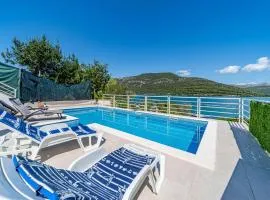 Cozy Home In Ston With Wifi