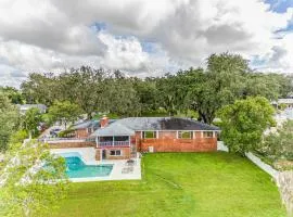 Beautiful Lake View Retreat Drivable to Theme Parks home
