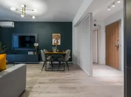Luca - Luxury Park-View Apt with Balcony & Parking
