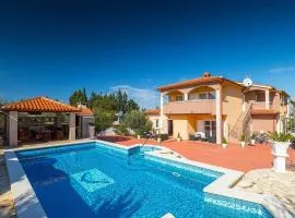 Sunny private pool apartments Seamare