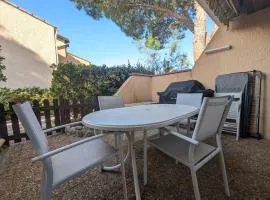Maison de vacances au bord de la marina, WIFI, clim