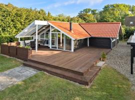 Stunning Home In Sydals With Sauna, luxury hotel in Sønderby