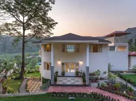 Bella Casa, 3BHK LUX Villa Private Gardens & Mountain Views