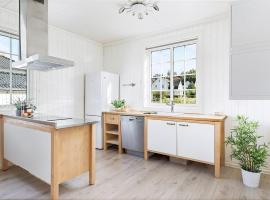 Sentral og koselig leilighet!, place to stay in Lillehammer