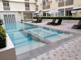 Homey Staycation in Silang Cavite! Fullerton Suites Puting Kahoy - near CKS, AUP, PNPA,