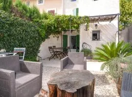 3 Bedroom Lovely Home In Maillane