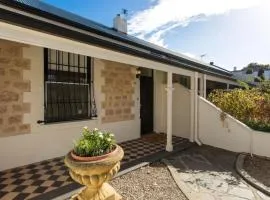 North Adelaide Row Cottage Monte