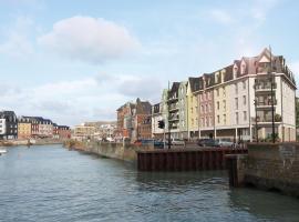 R&eacute;sidence Go&eacute;lia Le Phare, hotell med basseng i Le Tr&eacute;port