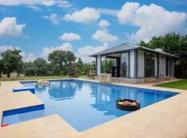 Elivaas 5 BHK with Pool, Tents & Pond - Kaimalgarh Farmstay