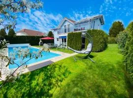 Villa with Pool - Leon's Holiday Homes