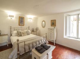 Casa Luna - Private Cottage -Exclusive Private Garden, hotel v destinaci Barga