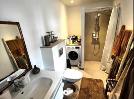 Big house close to central station，位于Br&oslash;ndbyvester的别墅