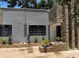 Royal palms studio, Ferienunterkunft in Bungoma