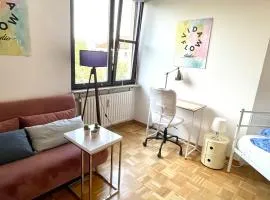 Großes Privatzimmer in Messe und Oktoberfest Nähe